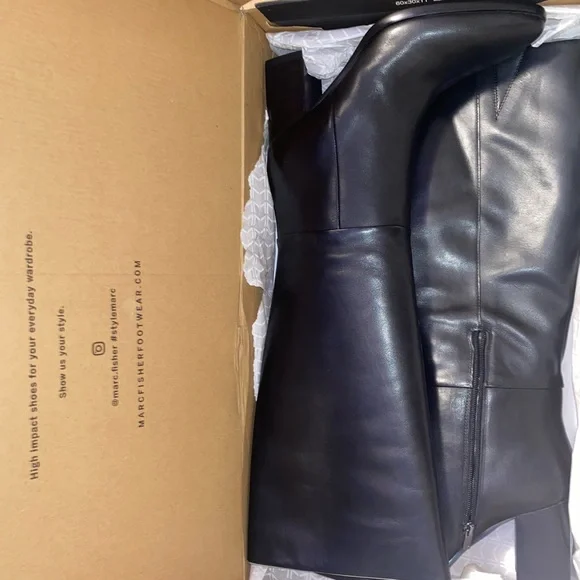 Marc Fisher Perina Knee High Black Leather Heeled Boots Size 9 - Picture 6 of 7